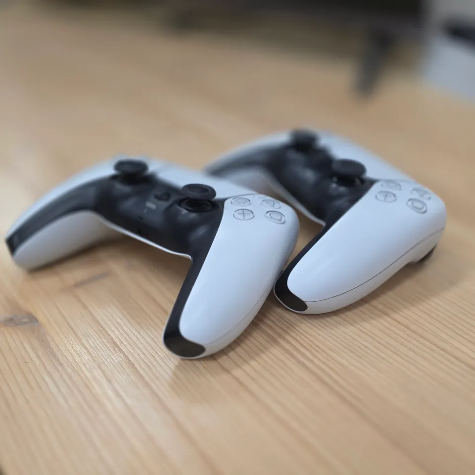 Геймпады PlayStation 5 в салоне Barbermo